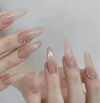 ネイル Nailsalon Jasmine 池袋東口所属・ギウ ジーナのネイルデザイン