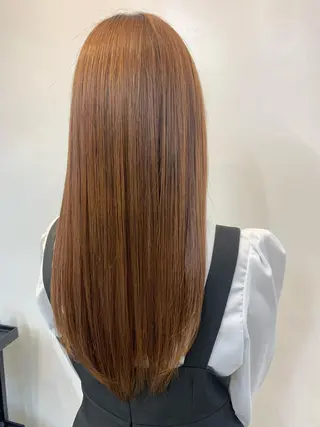 セミロング カラー トップ スタイリストのヘアスタイル