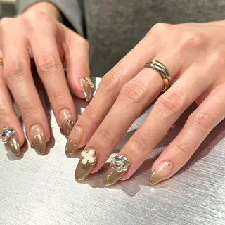 ネイル 橋本 朱里のネイルデザイン