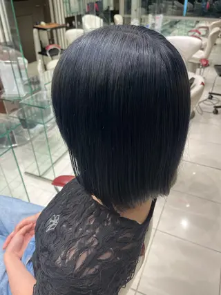 ショート カラー 岡野 芽依のヘアスタイル