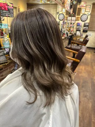 セミロング カラー 福田 有紗のヘアスタイル