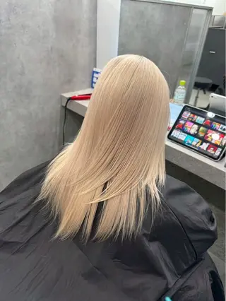 ロング カラー ハイトーン🪼派手髪 mahoのヘアスタイル