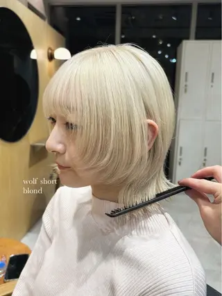 ショート カラー 🌈艶ハイトーン🌈 心を込めます🤝涼介のヘアスタイル