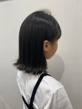 ミディアム 石田 優菜のヘアスタイル