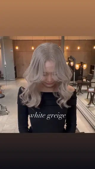 セミロング カラー 💜ハイトーン💛 マジカルかいちゃんのヘアスタイル