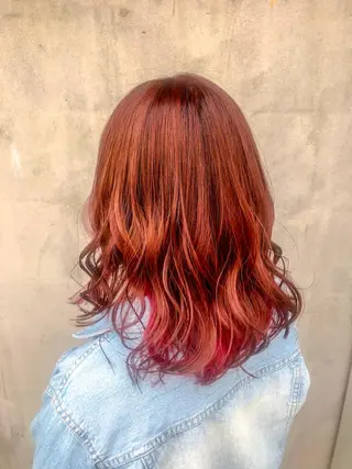 ミディアム カラー 佐藤 美聡のヘアスタイル