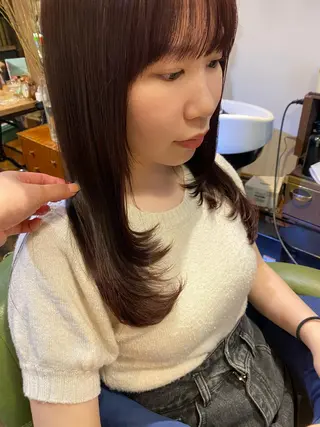 セミロング カラー AYANO ／レイヤー／オリーブのヘアスタイル