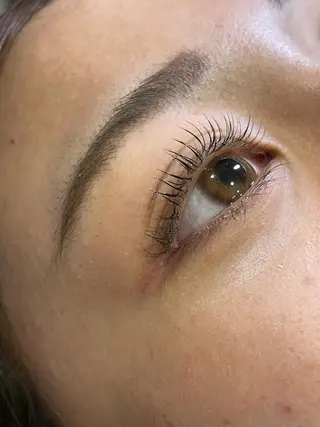 マツエク・マツパ 井上 真里奈のヘアスタイル