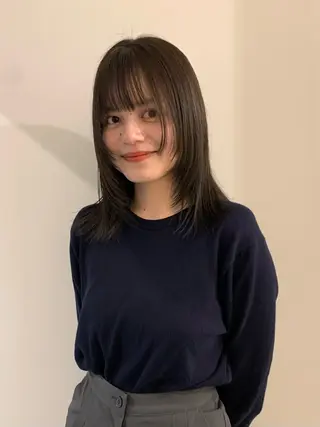 ミディアム カラー 落合希 Olivebeigeのヘアスタイル
