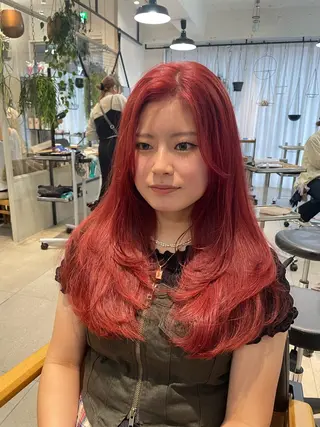 ロング カラー ミルクティー× グレージュMOMOのヘアスタイル