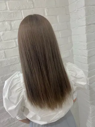 カラー Ida Akaneのヘアスタイル