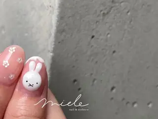 ネイル miele【ミエレ】 海外シンプルデザインのネイルデザイン