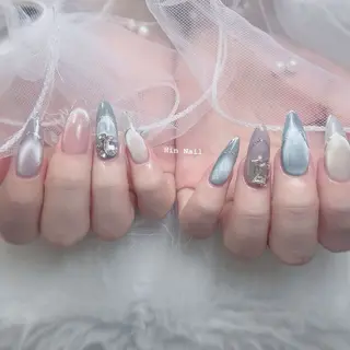 ネイル Hin Nailsのネイルデザイン