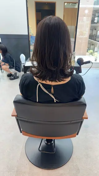ミディアム カラー パーマ ヘアアレンジ メンズ キッズ レイヤーカット／顔周 りカット/縮毛矯正のヘアスタイル