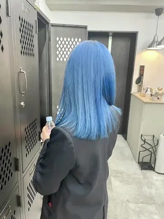 セミロング カラー カット・ブリーチ TAIGAのヘアスタイル