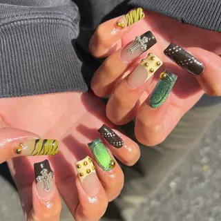 ネイル PINS16所属・くれは🩵💙 PINS16のネイルデザイン