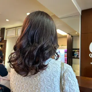 ミディアム カラー 山崎 絵莉香のヘアスタイル