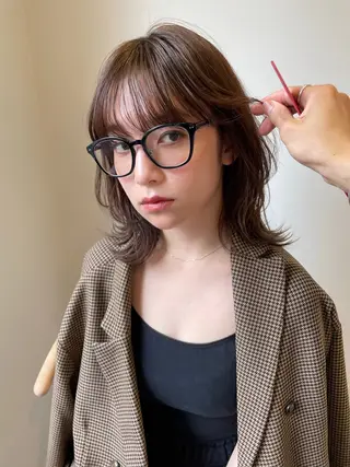 ミディアム 初めてのレイヤーは お任せ！川緑　一吹のヘアスタイル