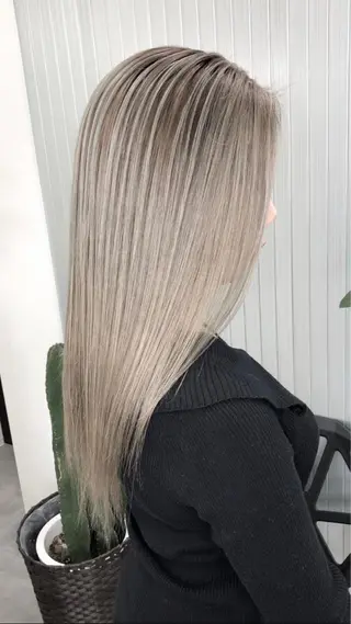 セミロング カラー LOOP hairのヘアスタイル