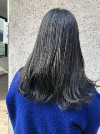 セミロング 國次 夕貴のヘアスタイル