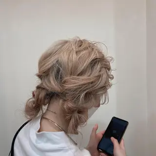 セミロング カラー ヘアアレンジ Mirai 🧸のヘアスタイル