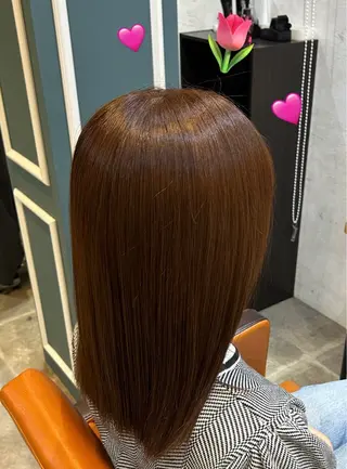 カラー 岡田 はるのヘアスタイル