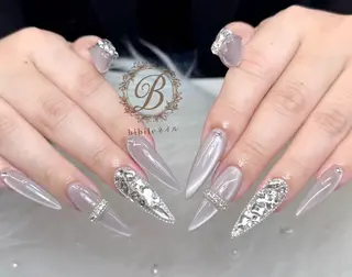 ネイル 島尻 ユインのネイルデザイン