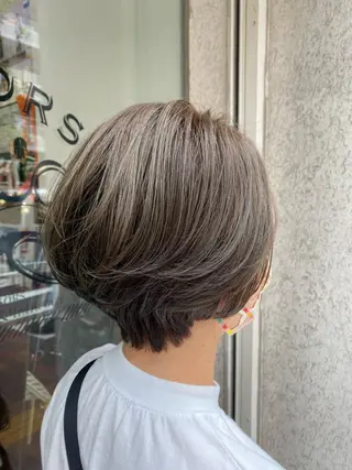 ショート カラー haru .のヘアスタイル