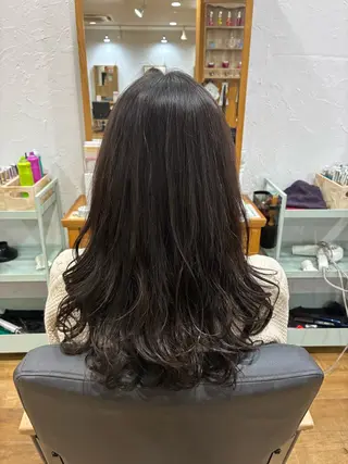 ロング パーマ 安島(あじま) 慎(まこと)のヘアスタイル
