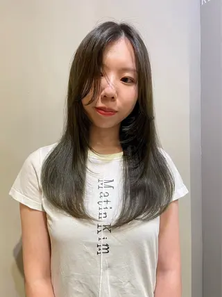 ロング レイヤーカット‎🤍 /ともえ🤎🧸のヘアスタイル