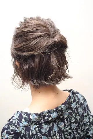 カラー 仮坂 美夏のヘアスタイル