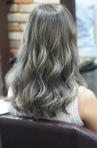 ロング カラー 辻 竜也　のヘアスタイル