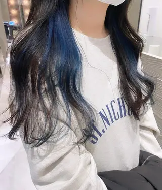 ロング カラー サキ🤍ハイトーン 🩰くびれ巻きヘアのヘアスタイル
