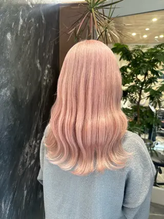セミロング カラー 💋ハイトーンデザイ ンヘア💋A'nyuのヘアスタイル
