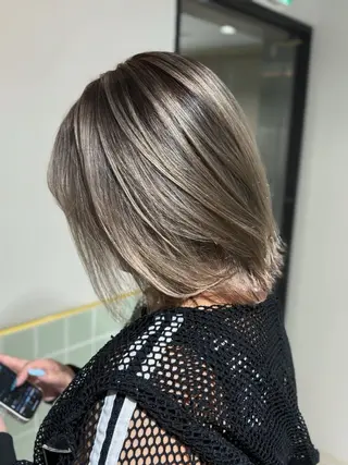 ミディアム カラー ヘアアレンジ 二ヶ月綺麗なデザイン カット/星野六三四のヘアスタイル