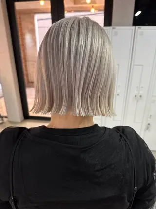 ミディアム ボブ/ダブルカラー 縮毛矯正/支持多数のヘアスタイル