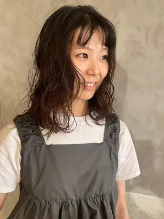 セミロング パーマ さの あやねのヘアスタイル