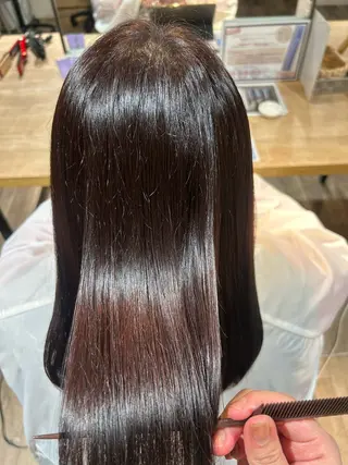 ミディアム e.m. マヒロのヘアスタイル