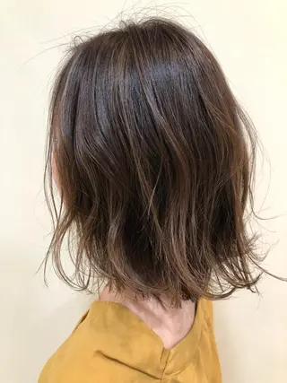 ショート カラー 赤星 さえのヘアスタイル