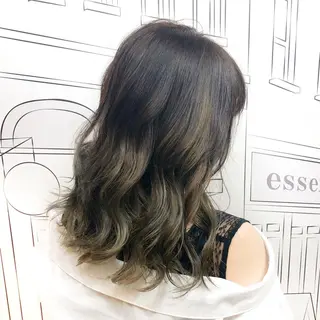 ミディアム カラー TOMOKA 艶髪/透明感カラーのヘアスタイル