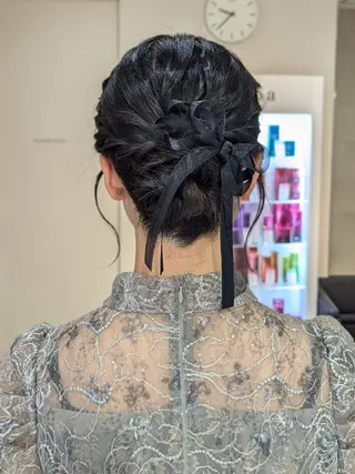 ミディアム 顔周りカット/お呼ば れヘア/レイヤーのヘアスタイル