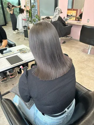 カラー MATTY azusaのヘアスタイル