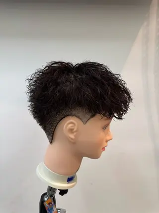 ショート パーマ メンズ 榮 祈和人のヘアスタイル