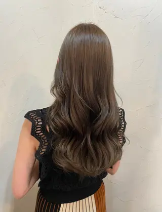 ロング カラー 高柳 麻美のヘアスタイル