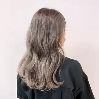 セミロング カラー 渋谷🤍ブリーチ エクステ🤍アミルのヘアスタイル