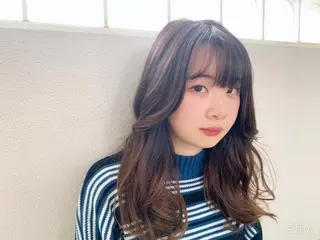 セミロング ナガサカ サチのヘアスタイル