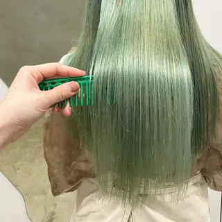 ロング 茜璃/ブリーチカラー /レイヤーカットのヘアスタイル