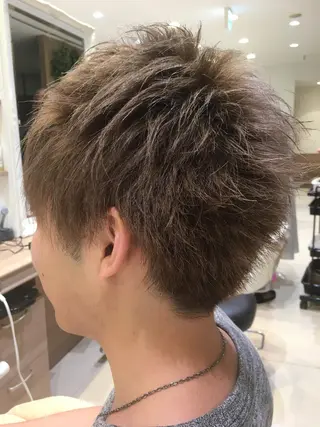 ショート カラー 🔸縮毛矯正🔸 カソリ　ナユタのヘアスタイル