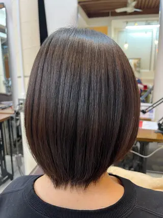 ミディアム 岡部 夏生のヘアスタイル