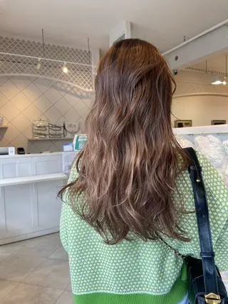 ロング Eleanor自由が丘店所属・Ｎ． Emiのヘアスタイル